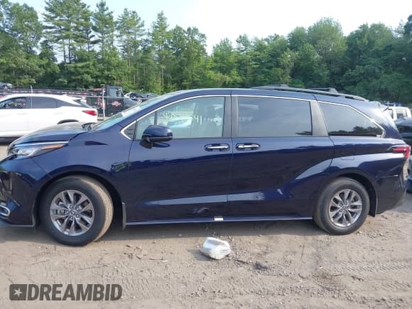 ✅ 2022 Toyota Sienna XLE • VIN: 5TDYSKFC8NS051809 • Лот: 42823541. Опубликован ранее на IAAI с пробегом 24 427 миль. Бесплатный доступ к архиву аукционных продаж из США и подробный отчёт об истории автомобиля на DreamBid. Изображение 14.