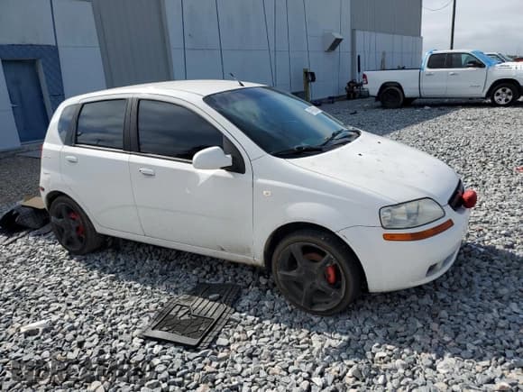 ✅ 2007 Chevrolet Aveo LS • VIN: KL1TD66617B773307 • Lot: 47998245. Wystawiony na Copart z przebiegiem 174 561 mil. Bezpłatny archiwum sprzedaży aukcyjnych z USA i szczegółowy raport historii pojazdu na DreamBid. Zdjęcie 4.