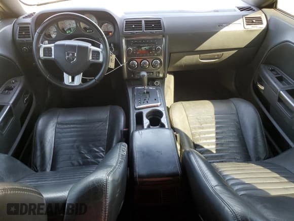 ✅ 2013 Dodge Challenger SXT • VIN: 2C3CDYAG0DH500287 • Lot: 76939094. Wystawiony na Copart z przebiegiem 220 127 mil. Bezpłatny archiwum sprzedaży aukcyjnych z USA i szczegółowy raport historii pojazdu na DreamBid. Zdjęcie 8.