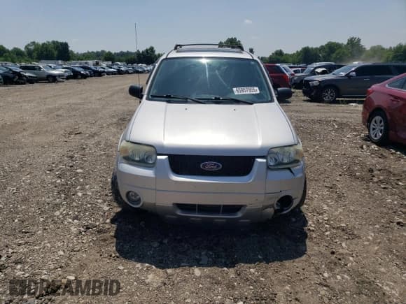 ✅ 2005 Ford Escape Limited • VIN: 1FMYU04175KD88717 • Lot: 65957955. Listed on Copart with 177,168 mi. Free auction sales archive from the USA and detailed vehicle history report at DreamBid. Image 5.