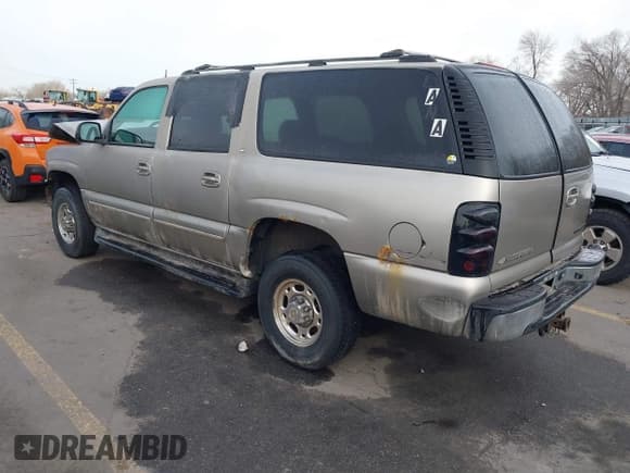 ✅ 2003 Chevrolet Suburban LT • VIN: 3GNGK26UX3G117266 • Лот: 41615482. Опубликован ранее на IAAI с пробегом 276 761 миль. Бесплатный доступ к архиву аукционных продаж из США и подробный отчёт об истории автомобиля на DreamBid. Изображение 3.