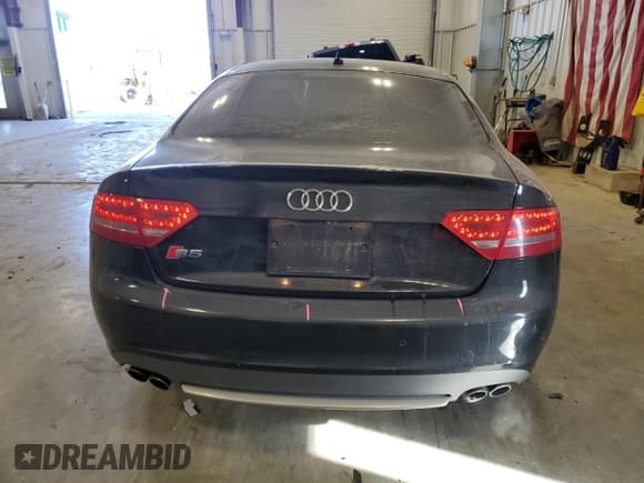 ✅ 2012 Audi S5 Premium Plus • VIN: WAUCVAFR0CA002644 • Лот: 88418275. Опубликован ранее на Copart с пробегом 114 037 миль. Бесплатный доступ к архиву аукционных продаж из США и подробный отчёт об истории автомобиля на DreamBid. Изображение 6.