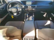 ✅ 2018 Lexus GS 350 • VIN: JTHCZ1BL4JA007592 • Лот: 94116905. Опубликован ранее на Copart с пробегом 63 961 миль. Бесплатный доступ к архиву аукционных продаж из США и подробный отчёт об истории автомобиля на DreamBid. Изображение 8.