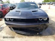 ✅ 2018 Dodge Challenger T/A • VIN: 2C3CDZBT3JH300663 • Lot: 57304034. Wystawiony na Copart z przebiegiem 77 369 mil. Bezpłatny archiwum sprzedaży aukcyjnych z USA i szczegółowy raport historii pojazdu na DreamBid. Zdjęcie 5.