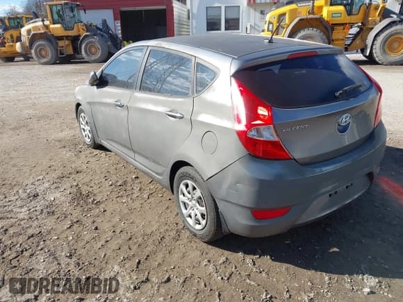 ✅ 2014 Hyundai Accent GS • VIN: KMHCT5AE0EU151671 • Lot: 43552888. Wystawiony na IAAI z przebiegiem 172 186 mil. Bezpłatny archiwum sprzedaży aukcyjnych z USA i szczegółowy raport historii pojazdu na DreamBid. Zdjęcie 3.