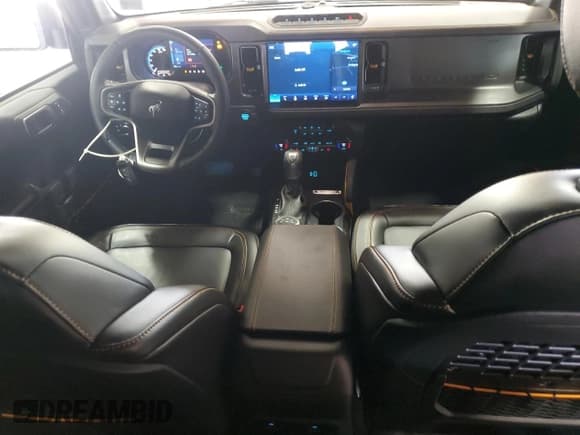 ✅ 2024 Ford Bronco Badlands • VIN: 1FMEE9BP5RLA08124 • Lot: 52100065. Listed on Copart with 6,300 mi. Free auction sales archive from the USA and detailed vehicle history report at DreamBid. Image 8.