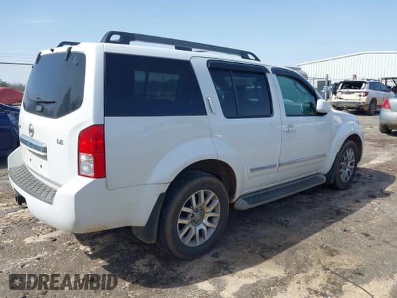 ✅ 2010 Nissan Pathfinder SE • VIN: 5N1AR1NN9AC607501 • Lot: 41751274. Listed on IAAI with 129,866 mi. Free auction sales archive from the USA and detailed vehicle history report at DreamBid. Image 4.