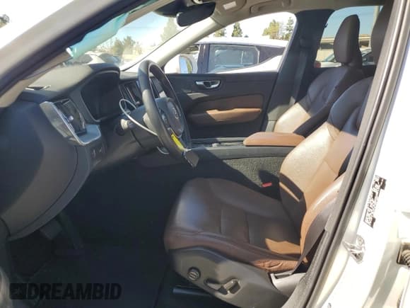 ✅ 2019 Volvo XC60 Momentum • VIN: YV4A22RK0K1370244 • Lot: 87129415. Listed on Copart with 62,245 mi. Free auction sales archive from the USA and detailed vehicle history report at DreamBid. Image 7.