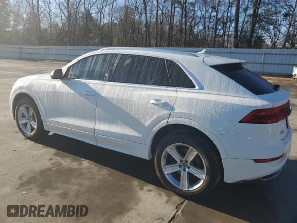 ✅ 2019 Audi Q8 Premium • VIN: WA1AVAF16KD010811 • Лот: 42600195. Опубликован ранее на Copart с пробегом 42 385 миль. Бесплатный доступ к архиву аукционных продаж из США и подробный отчёт об истории автомобиля на DreamBid. Изображение 2.