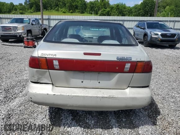 ✅ 1997 Nissan Sentra XE • VIN: 3N1AB41D6VL017809 • Lot: 54615025. Listed on Copart with 154,506 mi. Free auction sales archive from the USA and detailed vehicle history report at DreamBid. Image 6.