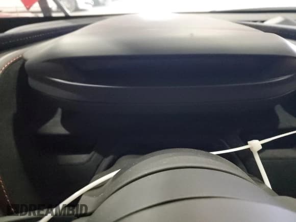 ✅ 2019 McLaren 720S • VIN: SBM14DCA8KW002946 • Lot: 85493655. Wystawiony na Copart z przebiegiem Nie podano. Bezpłatny archiwum sprzedaży aukcyjnych z USA i szczegółowy raport historii pojazdu na DreamBid. Zdjęcie 9.