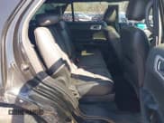 ✅ 2014 Ford Explorer XLT • VIN: 1FM5K7D88EGA99072 • Lot: 41796784. Wystawiony na IAAI z przebiegiem 298 765 mil. Bezpłatny archiwum sprzedaży aukcyjnych z USA i szczegółowy raport historii pojazdu na DreamBid. Zdjęcie 8.