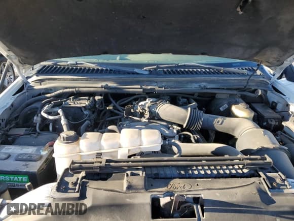 ✅ 2000 Ford Excursion Limited • VIN: 1FMNU42S5YEE00744 • Lot: 87309684. Wystawiony na Copart z przebiegiem 273 986 mil. Bezpłatny archiwum sprzedaży aukcyjnych z USA i szczegółowy raport historii pojazdu na DreamBid. Zdjęcie 11.