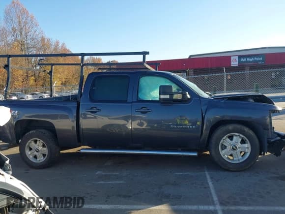 ✅ 2011 Chevrolet Silverado 1500 LTZ • VIN: 3GCPKTE34BG201041 • Lot: 43691008. Wystawiony na IAAI z przebiegiem 246 125 mil. Bezpłatny archiwum sprzedaży aukcyjnych z USA i szczegółowy raport historii pojazdu na DreamBid. Zdjęcie 12.