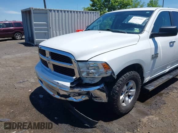 2017 Ram 1500 Big Horn z VIN 1C6RR7TT3HS770180, wystawiony jako IAAI lot #42279885 z przebiegiem 146 444 mil mil oraz . Historia ofert i sprzedaży dostępna na DreamBid. Obrazek 6.