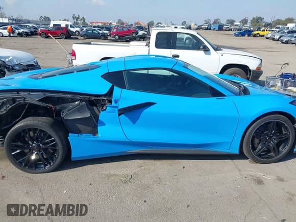 2021 Chevrolet Corvette 2LT z VIN 1G1YB2D44M5101758, wystawiony jako IAAI lot #41381304 z przebiegiem 11 843 mil mil oraz . Historia ofert i sprzedaży dostępna na DreamBid. Obrazek 13.