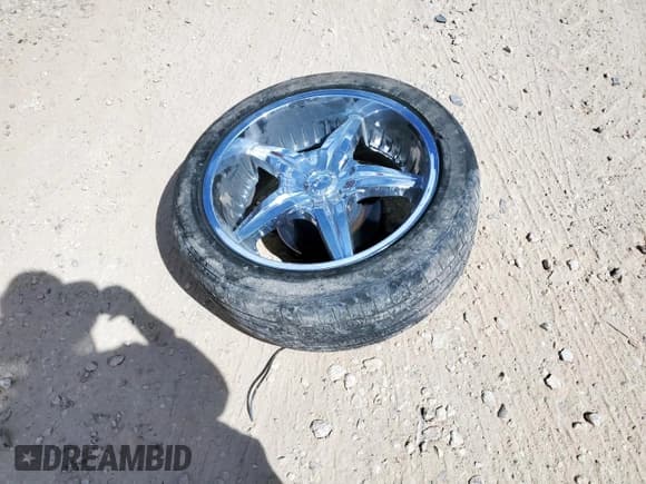 ✅ 2004 Chevrolet Tahoe LT • VIN: 1GNEC13Z44R308049 • Lot: 85307235. Listed on Copart with 215,108 mi. Free auction sales archive from the USA and detailed vehicle history report at DreamBid. Image 13.