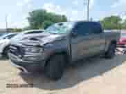 2020 Ram 1500 Rebel z VIN 1C6SRFLM8LN202602, wystawiony jako IAAI lot #42585757 z przebiegiem 46 177 mil mil oraz . Historia ofert i sprzedaży dostępna na DreamBid. Obrazek 17.
