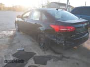 ✅ 2017 Ford Focus S • VIN: 1FADP3E22HL252681 • Lot: 43573339. Wystawiony na IAAI z przebiegiem 129 946 mil. Bezpłatny archiwum sprzedaży aukcyjnych z USA i szczegółowy raport historii pojazdu na DreamBid. Zdjęcie 3.