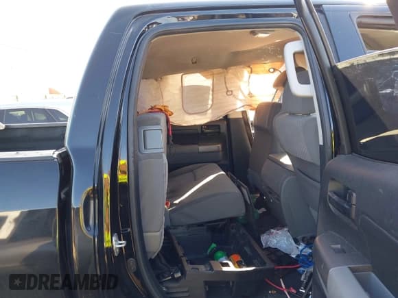 ✅ 2013 Toyota Tundra • VIN: 5TFRY5F11DX141198 • Lot: 41984854. Wystawiony na IAAI z przebiegiem 313 463 mil. Bezpłatny archiwum sprzedaży aukcyjnych z USA i szczegółowy raport historii pojazdu na DreamBid. Zdjęcie 8.