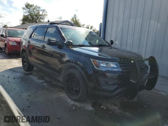 ✅ 2017 Ford Police Interceptor Utility • VIN: 1FM5K8ATXHGC35415 • Лот: 73063734. Опубликован ранее на Copart с пробегом 122 404 миль. Бесплатный доступ к архиву аукционных продаж из США и подробный отчёт об истории автомобиля на DreamBid. Изображение 4.