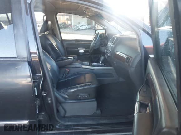 ✅ 2010 Nissan Armada SV • VIN: 5N1AA0NF6AN605218 • Lot: 43527771. Wystawiony na IAAI z przebiegiem 179 062 mil. Bezpłatny archiwum sprzedaży aukcyjnych z USA i szczegółowy raport historii pojazdu na DreamBid. Zdjęcie 5.