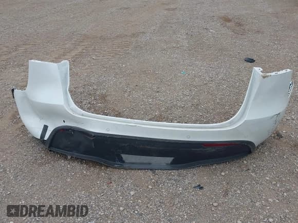 ✅ 2022 Tesla Model Y Long Range • VIN: 7SAYGDEE3NF419661 • Lot: 43116222. Wystawiony na IAAI z przebiegiem Nie podano. Bezpłatny archiwum sprzedaży aukcyjnych z USA i szczegółowy raport historii pojazdu na DreamBid. Zdjęcie 11.