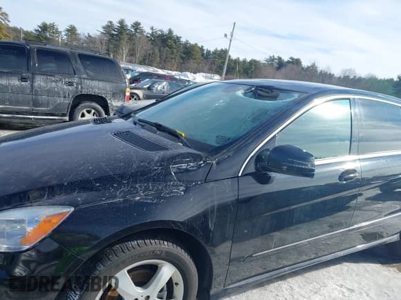 ✅ 2011 Mercedes-Benz R 350 • VIN: 4JGCB6FE0BA115851 • Lot: 41539182. Listed on IAAI with 108,517 mi. Free auction sales archive from the USA and detailed vehicle history report at DreamBid. Image 6.