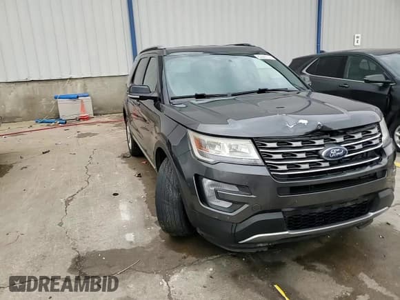 ✅ 2017 Ford Explorer XLT • VIN: 1FM5K8D83HGD51143 • Lot: 89840135. Wystawiony na Copart z przebiegiem 158 719 mil. Bezpłatny archiwum sprzedaży aukcyjnych z USA i szczegółowy raport historii pojazdu na DreamBid. Zdjęcie 14.