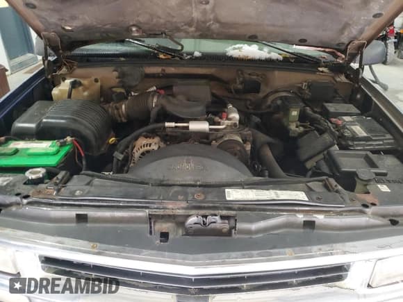 ✅ 1996 Chevrolet Silverado 1500 • VIN: 2GCEK19R4T1172032 • Лот: 92387615. Опубликован ранее на Copart с пробегом 313 856 миль. Бесплатный доступ к архиву аукционных продаж из США и подробный отчёт об истории автомобиля на DreamBid. Изображение 11.