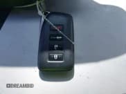 ✅ 2017 Lexus IS 200t • VIN: JTHBA1D29H5052506 • Lot: 42832563. Wystawiony na IAAI z przebiegiem 106 483 mil. Bezpłatny archiwum sprzedaży aukcyjnych z USA i szczegółowy raport historii pojazdu na DreamBid. Zdjęcie 11.