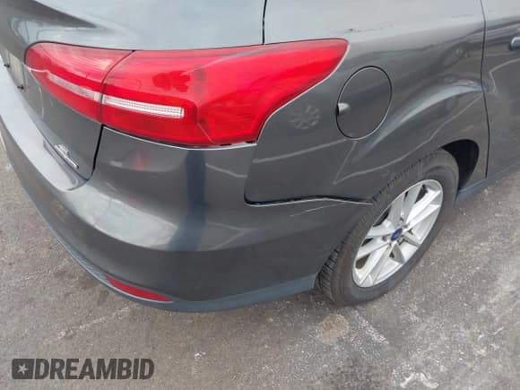 ✅ 2015 Ford Focus SE • VIN: 1FADP3F24FL230886 • Лот: 43648406. Опубликован ранее на IAAI с пробегом 240 689 миль. Бесплатный доступ к архиву аукционных продаж из США и подробный отчёт об истории автомобиля на DreamBid. Изображение 6.