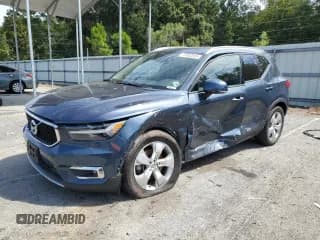 ✅ 2021 Volvo XC40 Momentum • VIN: YV4162UK4M2404775 • Lot: 72052835. Wystawiony na Copart z przebiegiem 49 885 mil. Bezpłatny archiwum sprzedaży aukcyjnych z USA i szczegółowy raport historii pojazdu na DreamBid. Zdjęcie 1.