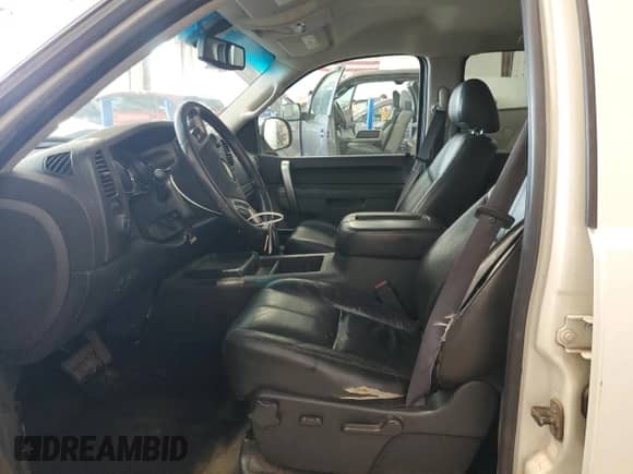 2011 Chevrolet Silverado 1500 LT with VIN 3GCPKSE37BG325413, listed as a Copart auction lot 63520545 with 264,592 mi miles and Salvage title. Bid and sale history available at DreamBid. Image 7.