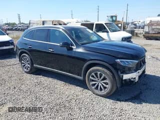 ✅ 2024 Mercedes-Benz GLC 300 • VIN: W1NKM4HB6RF181375 • Lot: 42832221. Wystawiony na IAAI z przebiegiem 25 894 mil. Bezpłatny archiwum sprzedaży aukcyjnych z USA i szczegółowy raport historii pojazdu na DreamBid. Zdjęcie 1.