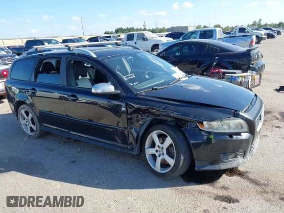 ✅ 2011 Volvo V50 • VIN: YV1672MW6B2627397 • Lot: 43410982. Wystawiony na IAAI z przebiegiem 225 642 mil. Bezpłatny archiwum sprzedaży aukcyjnych z USA i szczegółowy raport historii pojazdu na DreamBid. Zdjęcie 12.