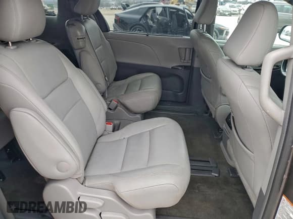 ✅ 2017 Toyota Sienna XLE Premium • VIN: 5TDYZ3DC2HS787380 • Lot: 95208605. Listed on Copart with 80,036 mi. Free auction sales archive from the USA and detailed vehicle history report at DreamBid. Image 11.