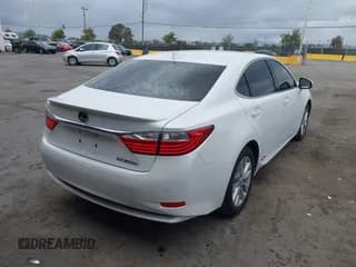 ✅ 2015 Lexus ES 300h • VIN: JTHBW1GGXF2088552 • Лот: 43433436. Опубликован ранее на IAAI с пробегом 122 929 миль. Бесплатный доступ к архиву аукционных продаж из США и подробный отчёт об истории автомобиля на DreamBid. Изображение 4.