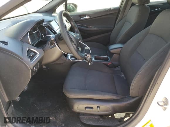 ✅ 2018 Chevrolet Cruze LT • VIN: 1G1BE5SM7J7199539 • Лот: 69445952. Опубликован ранее на Copart с пробегом 80 062 миль. Бесплатный доступ к архиву аукционных продаж из США и подробный отчёт об истории автомобиля на DreamBid. Изображение 7.