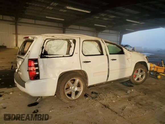 2011 Chevrolet Tahoe LT with VIN 1GNSCBE07BR389097, listed as a Copart auction lot 86860695 with Not provided miles and Salvage title. Bid and sale history available at DreamBid. Image 3.