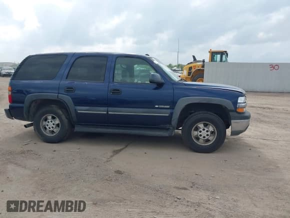 ✅ 2003 Chevrolet Tahoe LT • VIN: 1GNEC13Z33R191305 • Lot: 41716620. Wystawiony na IAAI z przebiegiem 262 147 mil. Bezpłatny archiwum sprzedaży aukcyjnych z USA i szczegółowy raport historii pojazdu na DreamBid. Zdjęcie 13.