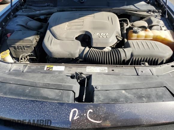 ✅ 2014 Dodge Challenger SXT • VIN: 2C3CDYAG5EH110867 • Lot: 88953675. Wystawiony na Copart z przebiegiem 164 851 mil. Bezpłatny archiwum sprzedaży aukcyjnych z USA i szczegółowy raport historii pojazdu na DreamBid. Zdjęcie 11.