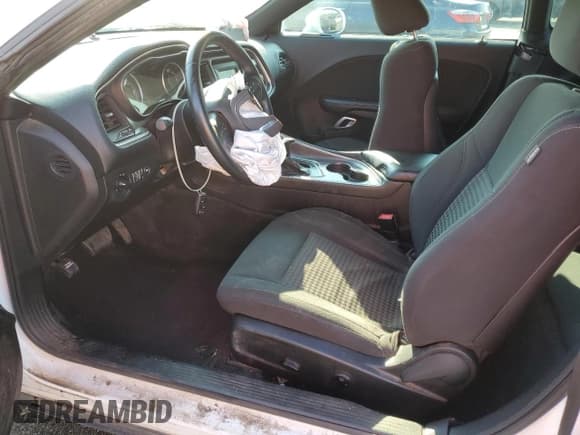 ✅ 2016 Dodge Challenger SXT Plus • VIN: 2C3CDZAG4GH300474 • Lot: 71741622. Wystawiony na Copart z przebiegiem 72 819 mil. Bezpłatny archiwum sprzedaży aukcyjnych z USA i szczegółowy raport historii pojazdu na DreamBid. Zdjęcie 7.