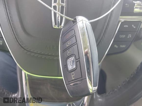 ✅ 2017 Lincoln Continental Select • VIN: 1LN6L9SP1H5605414 • Lot: 43099490. Wystawiony na IAAI z przebiegiem 73 441 mil. Bezpłatny archiwum sprzedaży aukcyjnych z USA i szczegółowy raport historii pojazdu na DreamBid. Zdjęcie 11.