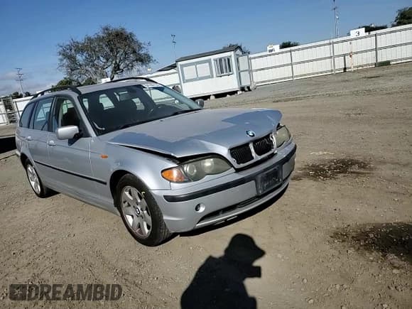 ✅ 2004 BMW 3 Series 325xi • VIN: WBAEP334X4PF04053 • Lot: 84766134. Listed on Copart with 260,954 mi. Free auction sales archive from the USA and detailed vehicle history report at DreamBid. Image 10.