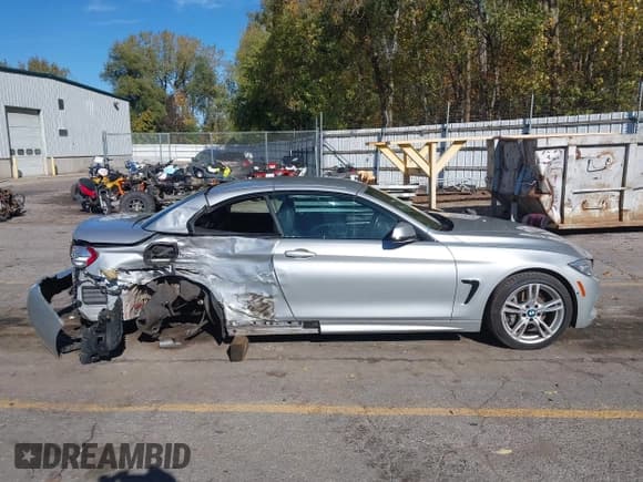 ✅ 2016 BMW 4 Series 435i xDrive • VIN: WBA3T7C58G5A38626 • Lot: 43490035. Wystawiony na IAAI z przebiegiem 70 678 mil. Bezpłatny archiwum sprzedaży aukcyjnych z USA i szczegółowy raport historii pojazdu na DreamBid. Zdjęcie 13.