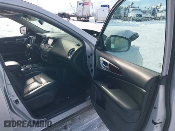 ✅ 2013 Nissan Pathfinder SV • VIN: 5N1AR2MM5DC686281 • Lot: 41353409. Listed on IAAI with Not provided. Free auction sales archive from the USA and detailed vehicle history report at DreamBid. Image 5.