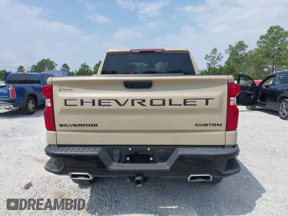 2022 Chevrolet Silverado 1500 Custom Trail Boss with VIN 3GCPDCED1NG639300, listed as a IAAI auction lot 42308253 with 13,799 mi miles and . Bid and sale history available at DreamBid. Image 17.