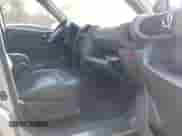 2004 Hyundai Santa Fe GLS z VIN KM8SC13EX4U799955, wystawiony jako IAAI lot #41240442 z przebiegiem 281 394 mil mil oraz . Historia ofert i sprzedaży dostępna na DreamBid. Obrazek 5.