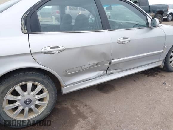 2003 Hyundai Sonata GLS с VIN KMHWF35H33A802593, выставлен на аукционе IAAI как лот 41653769 с пробегом 171 872 миль миль и . История ставок и продаж доступна на DreamBid. Изображение 6.